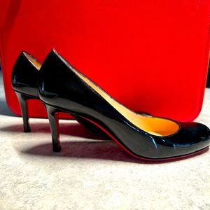 Christian Louboutin Red Bottoms: Black Simple Heels Size 37.5
